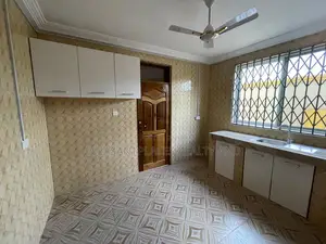 3bdrm Apartment in Pleasantplaces, East Legon for rent