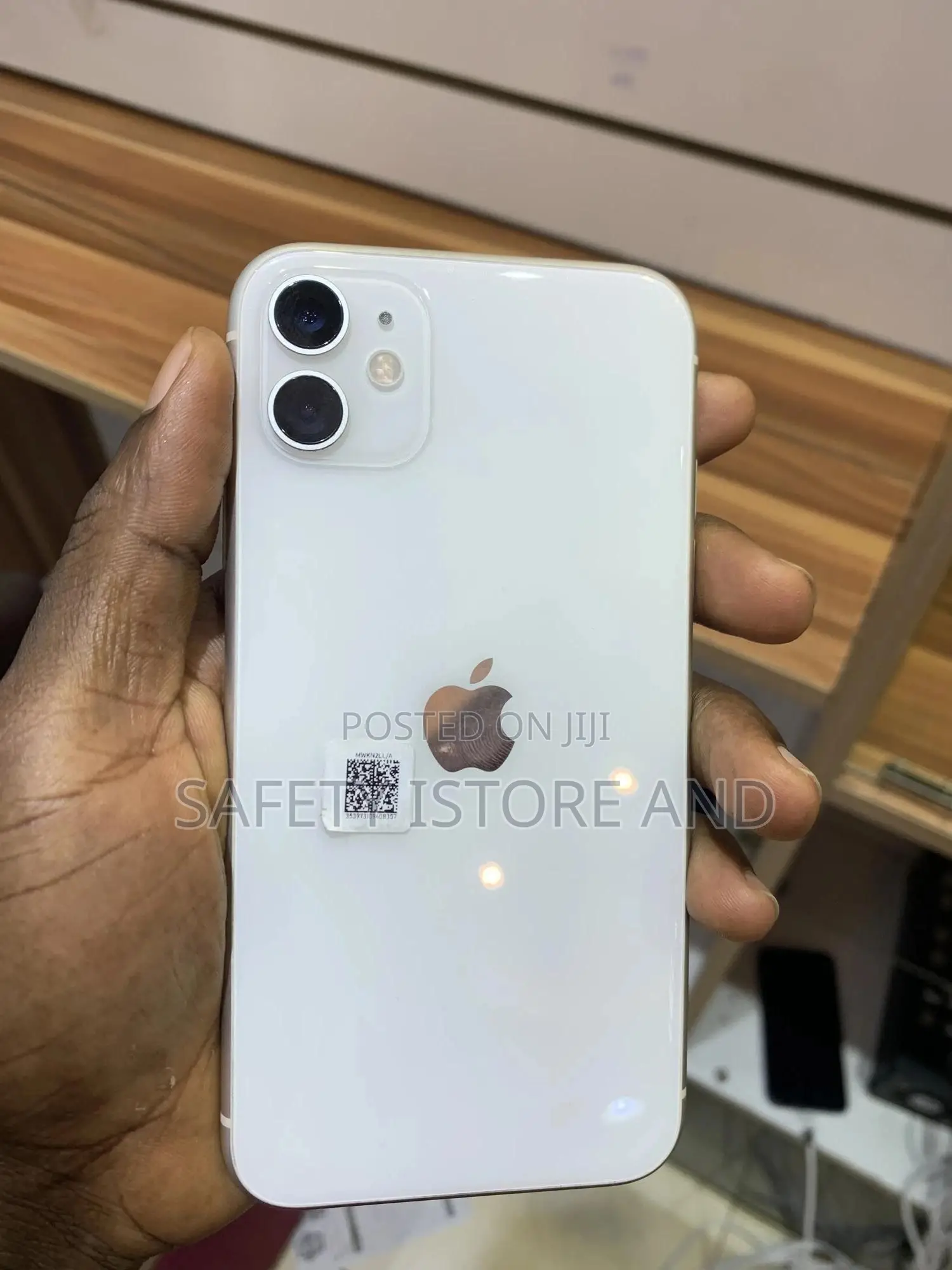 New Apple iPhone 11 64 GB White