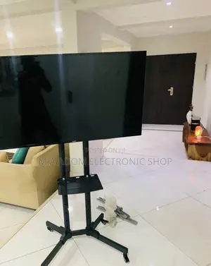 Classic Design Moveable Tv Trolly for 32”-70” Tv,Black.