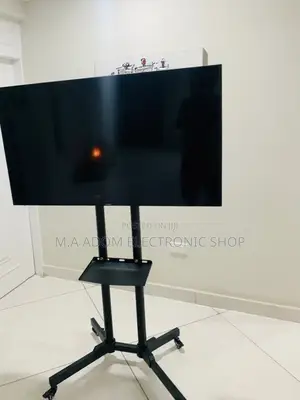 Long Lasting Moveable Tv Trolly for 32” - 70 Inch Tv,Black