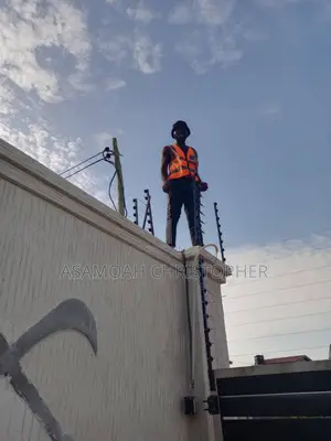 Professional Electrician / Technician