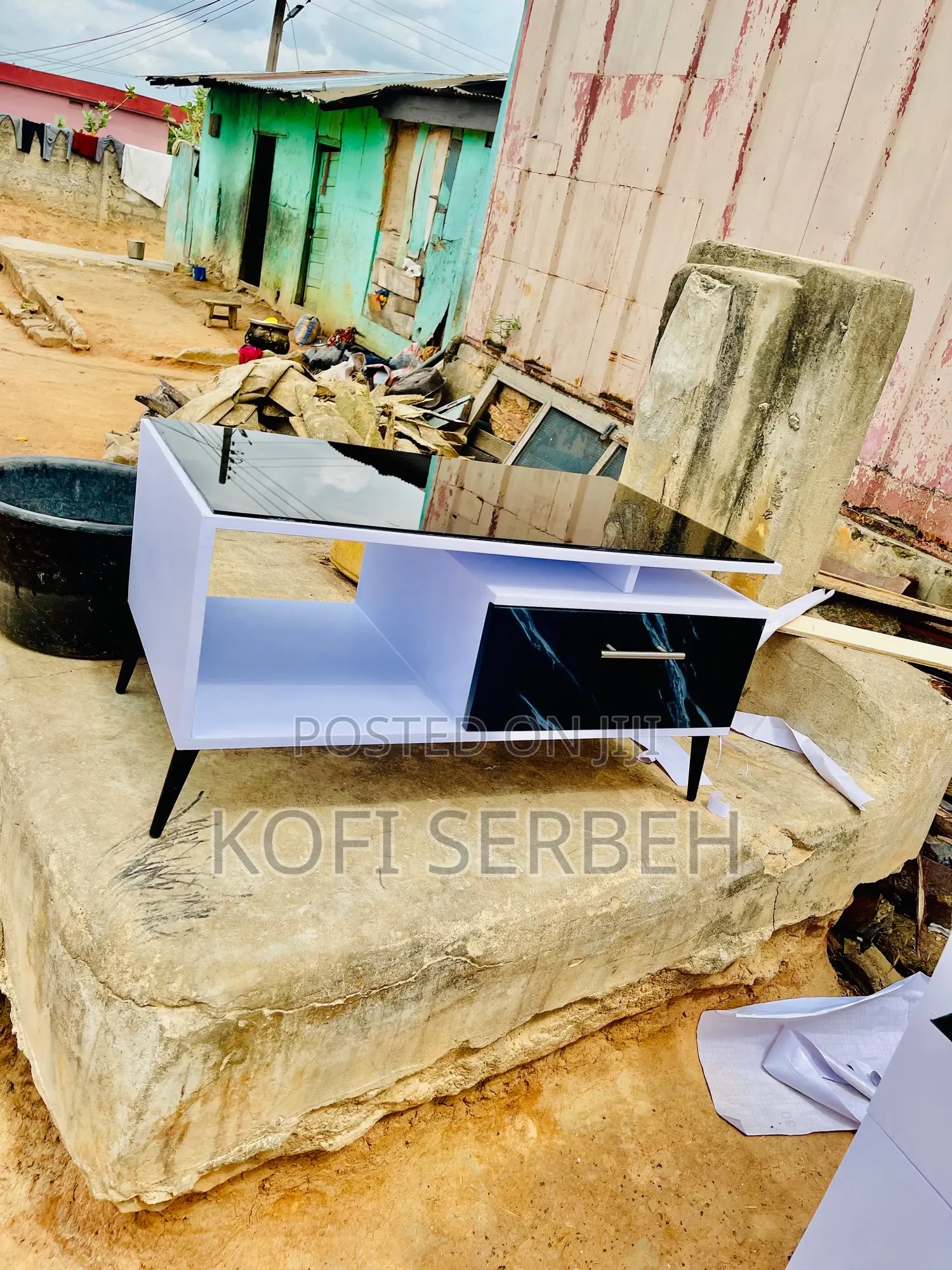 Quality Center Table With Glass Top