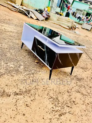 Quality Center Table With Glass Top