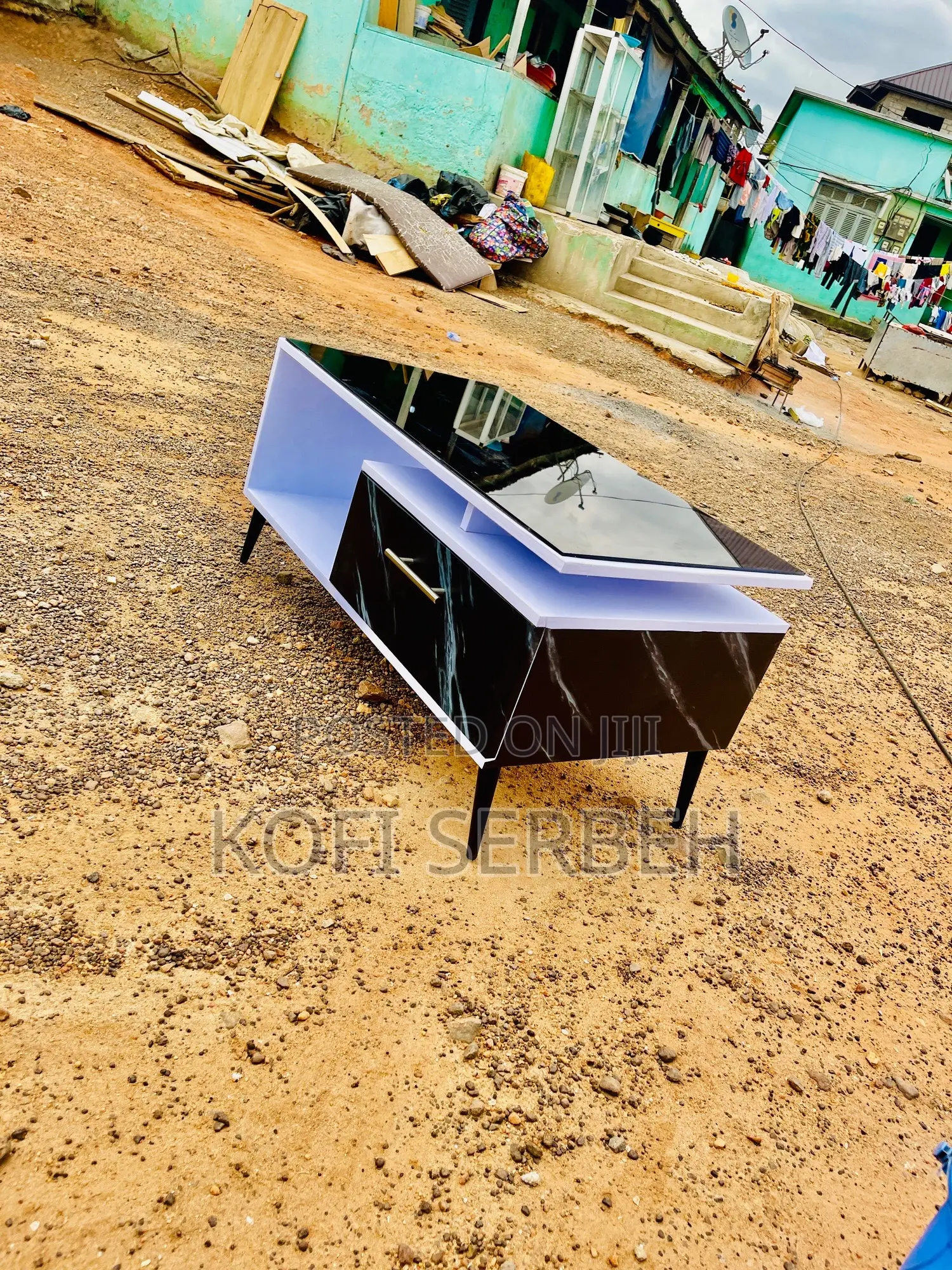 Quality Center Table With Glass Top