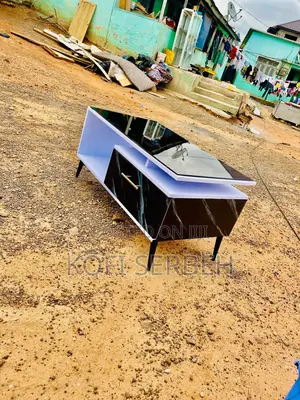 Quality Center Table With Glass Top