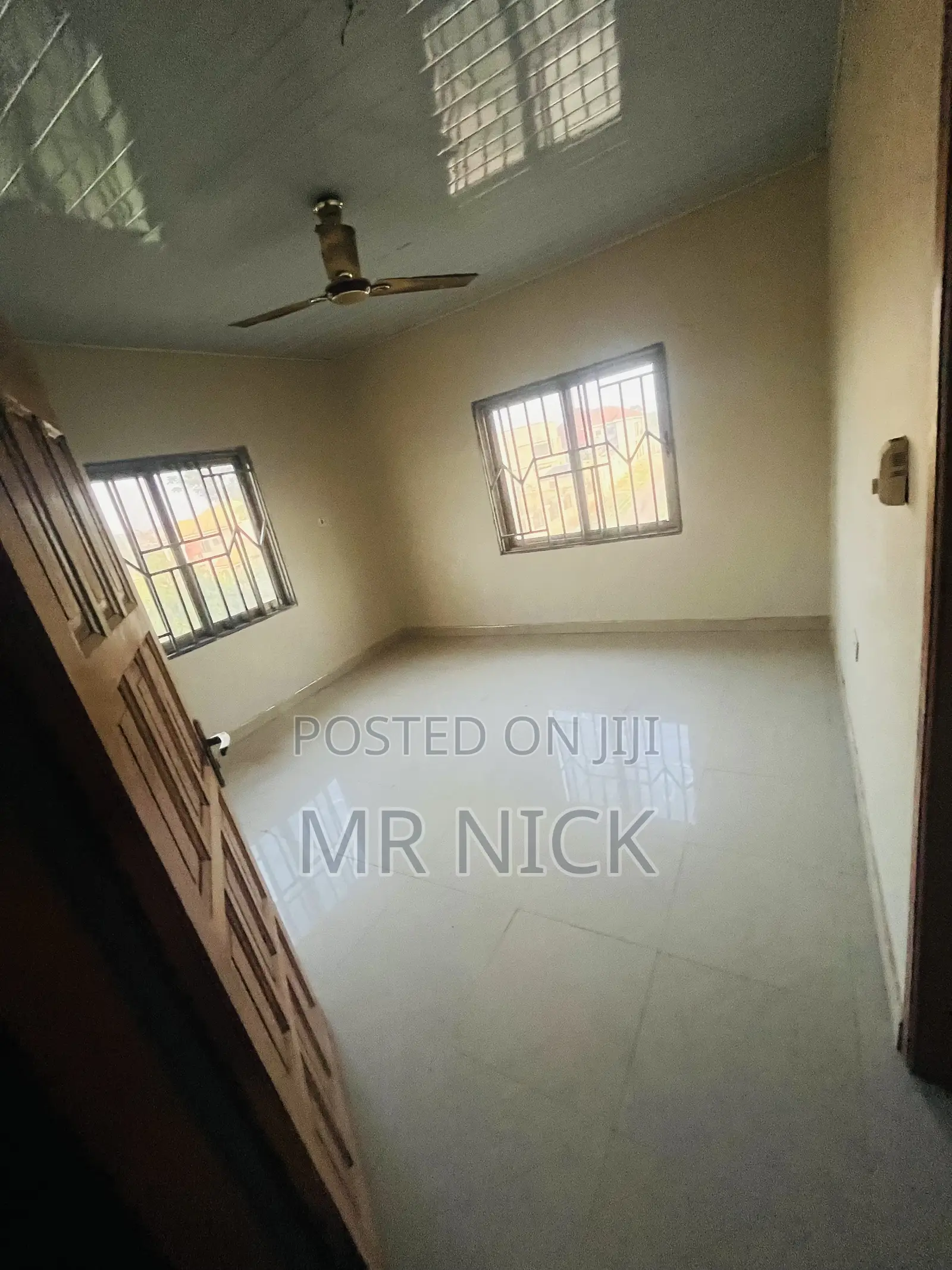 18bdrm House in Kumasi Metropolitan for sale
