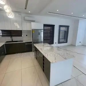 Luxurious Kitchen Cabinet