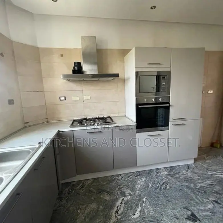 Luxurious Kitchen Cabinet