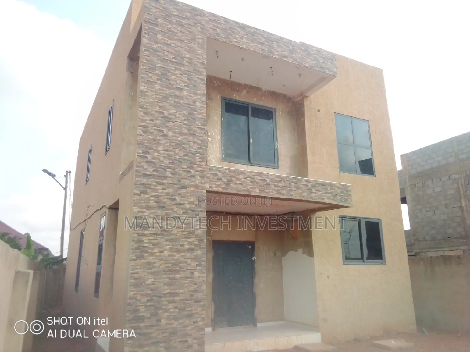 3bdrm Duplex in School Junction for sale