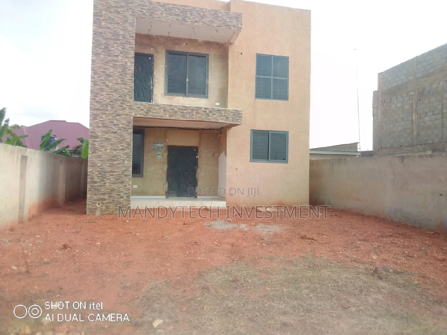 3bdrm Duplex in School Junction for sale