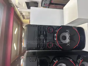 Quality Sleek Black Bluetooth Speaker ON7