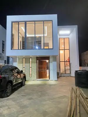 4bdrm House in Royal Footprints, Lake Side Estate for sale