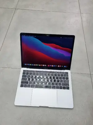 Laptop Apple MacBook Pro 2017 8GB Intel Core I5 SSD 256GB