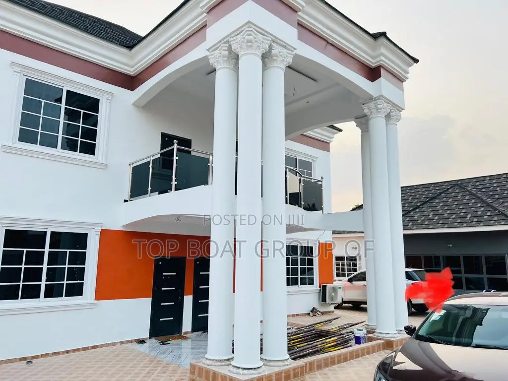 Furnished 6bdrm House in Top Boat Estate, Kumasi Metropolitan for sale