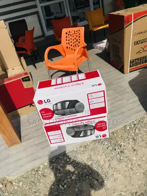 LG 2000W Red/Black Electric Vacuum Cleaner Vc5420nntr