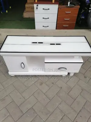 Mobile Tv Stand 32 - 40 Inches.