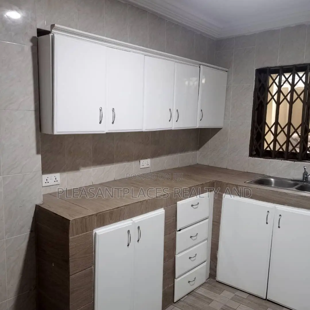2bdrm Apartment in Pleasantplaces, West Legon for rent