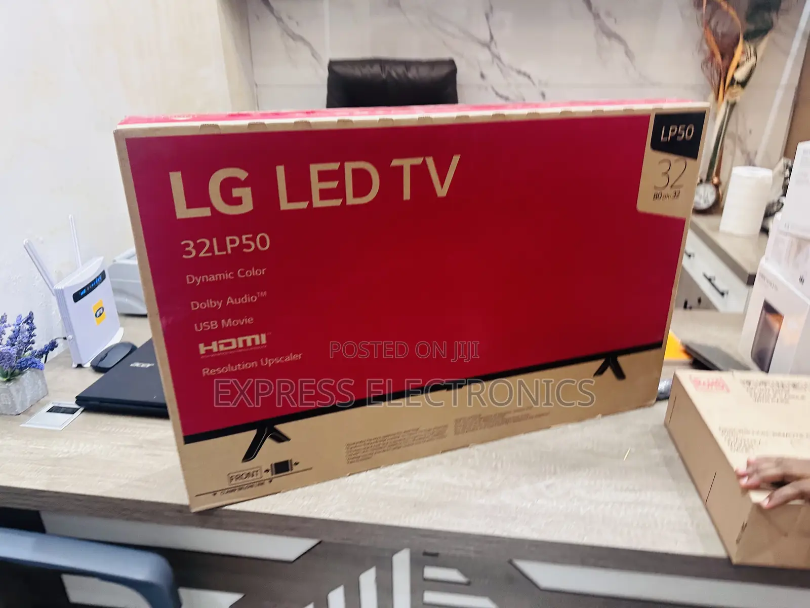 Elegant Design FHD Satellite  Image 32”LP5000