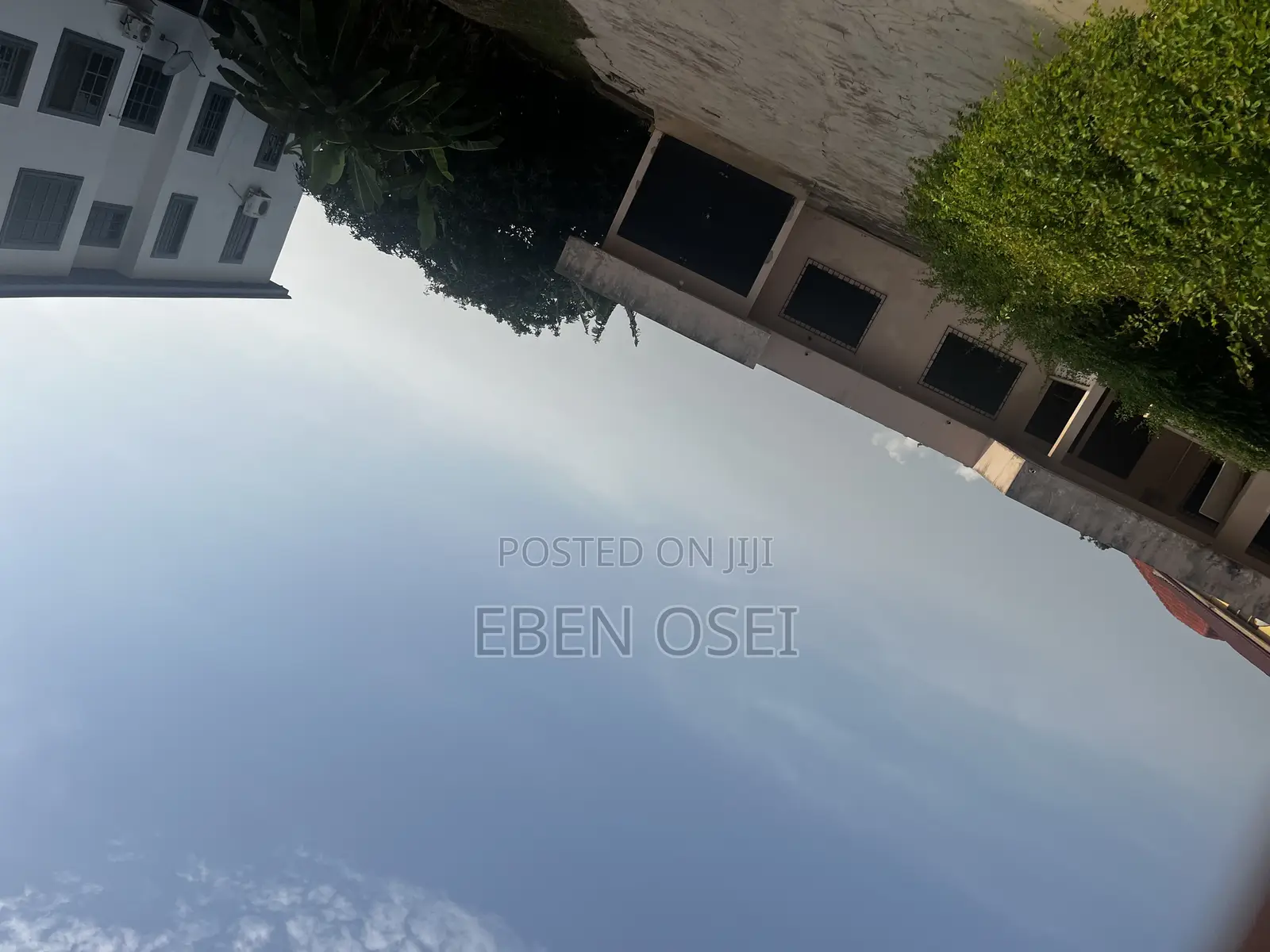 5bdrm Apartment in Dansoman for sale