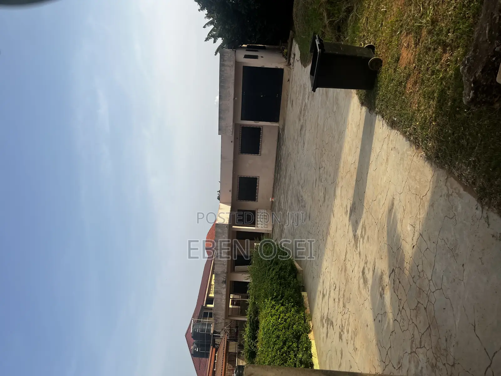 5bdrm Apartment in Dansoman for sale
