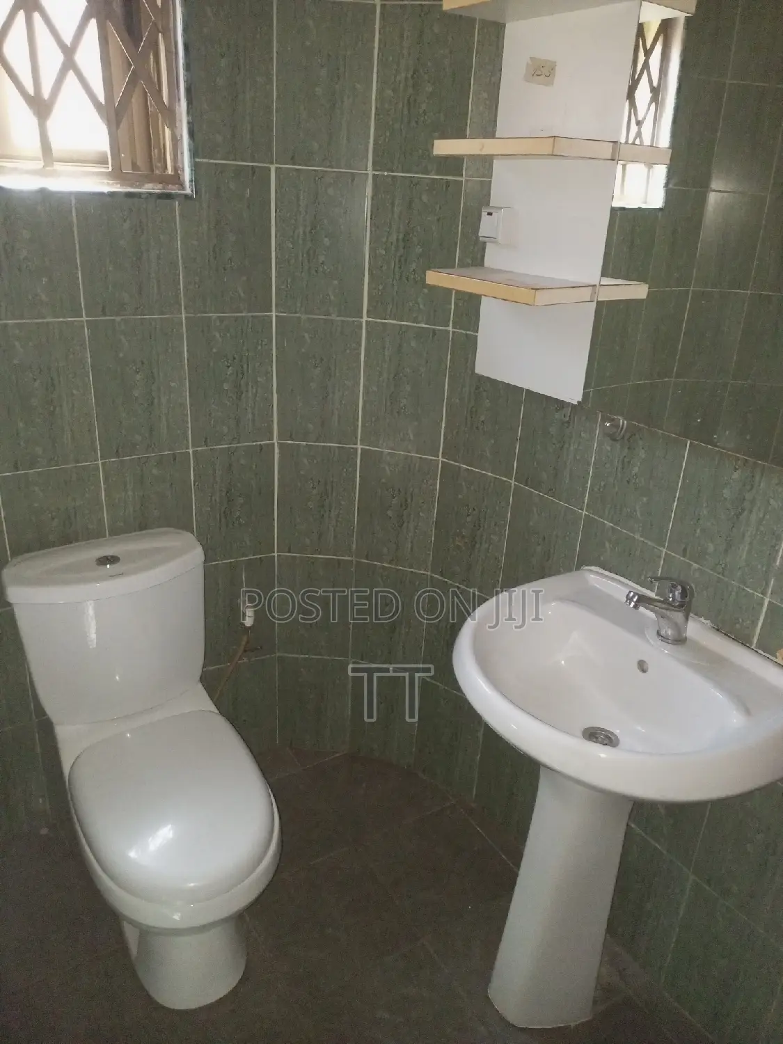 4bdrm House in Teshie Lekma for rent