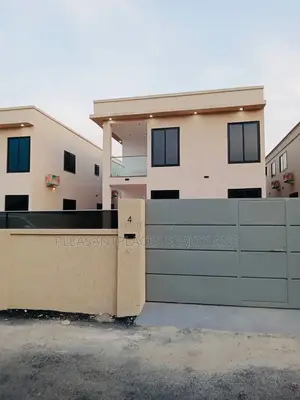 4bdrm Duplex in Pleasantplaces, East Legon for rent