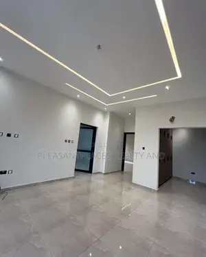 4bdrm Duplex in Pleasantplaces, Lake Side Estate for sale