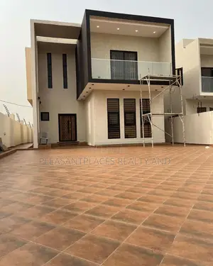 4bdrm Duplex in Pleasantplaces, Lake Side Estate for sale