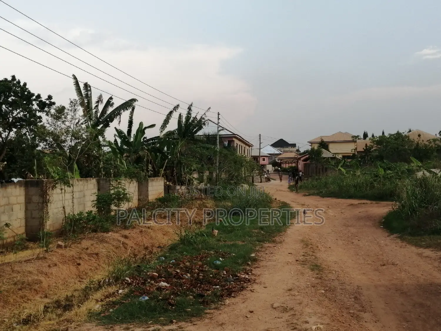 8bdrm House in Santasi A1 Hospital, Kumasi Metropolitan for sale