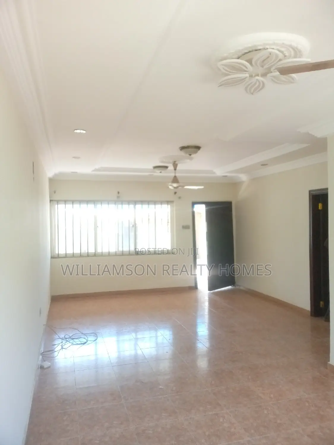 3bdrm House in Community 19 Estate,, Spintex for rent