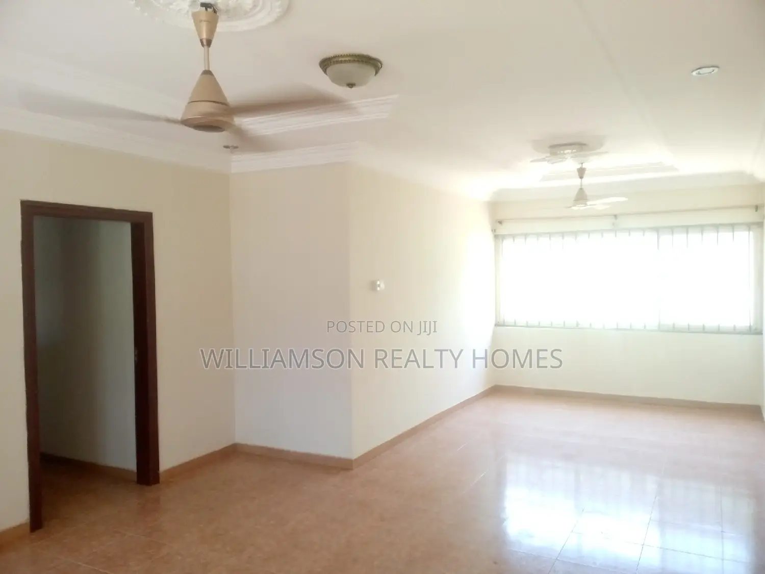 3bdrm House in Community 19 Estate,, Spintex for rent