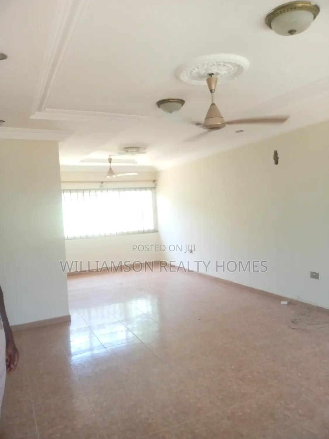 3bdrm House in Community 19 Estate,, Spintex for rent