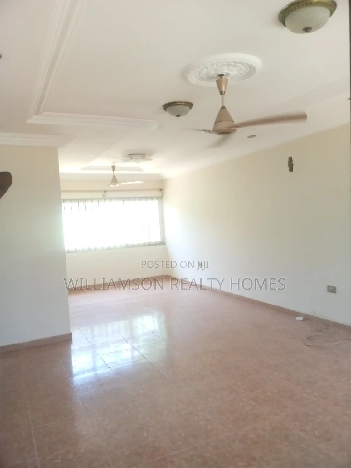 3bdrm House in Community 19 Estate,, Spintex for rent