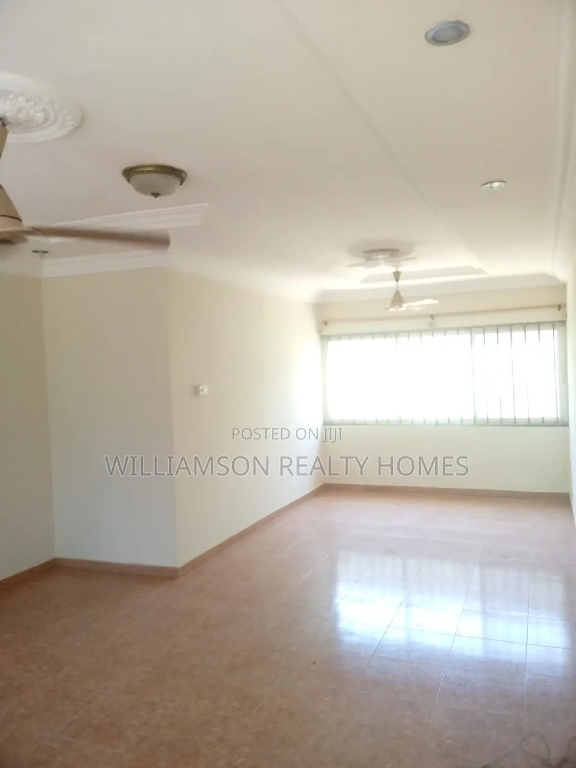 3bdrm House in Community 19 Estate,, Spintex for rent
