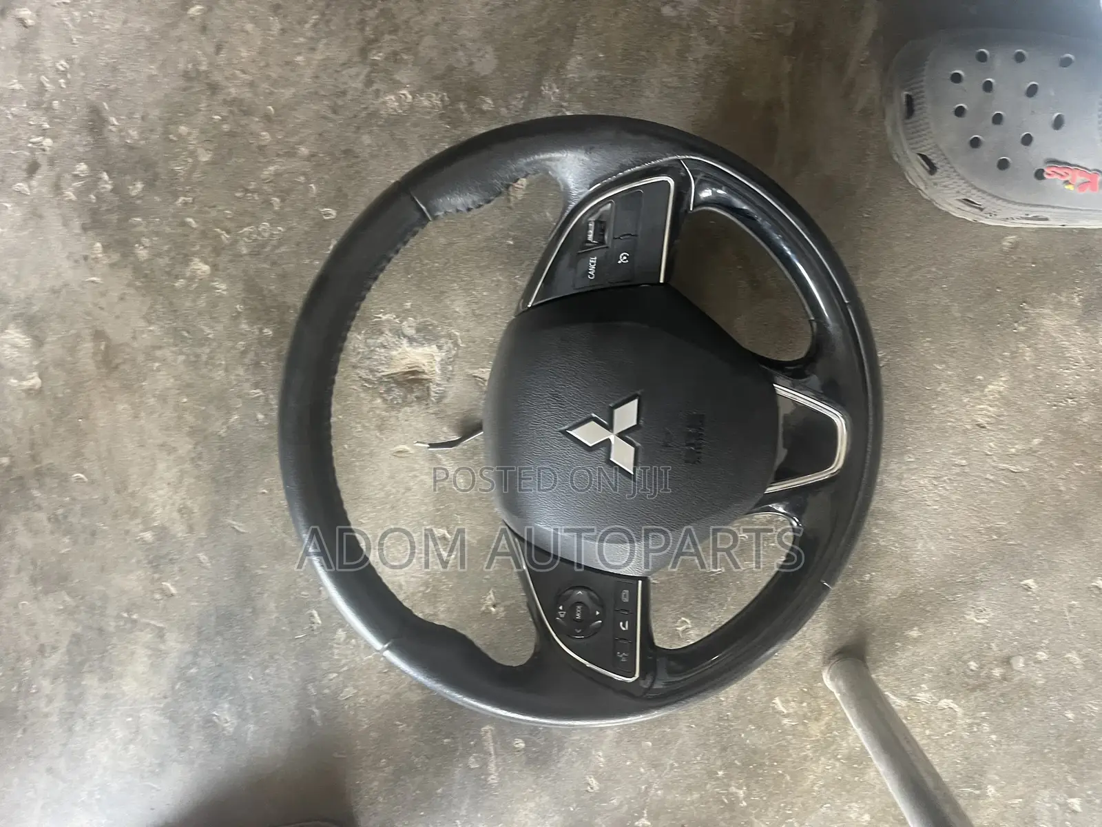 Mitsubishi Outlander Steering Wheel Airbag