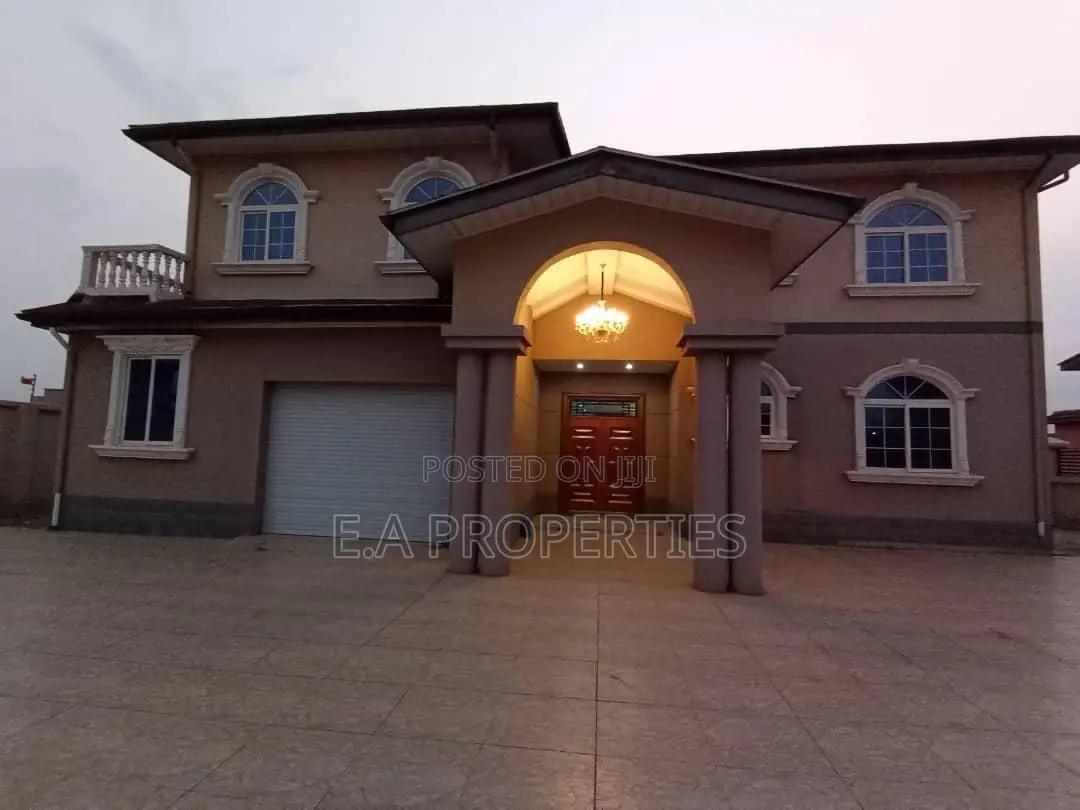 Furnished 4bdrm Mansion in E A Properties, Papao for sale