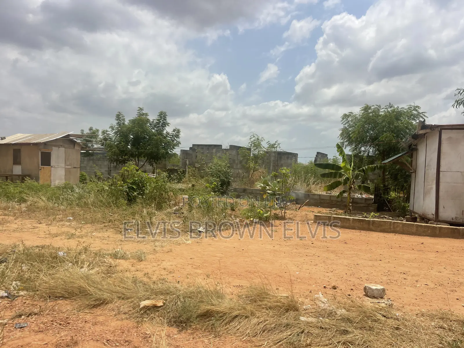 Buy a Genuine Plots of Land From Living Large Properties