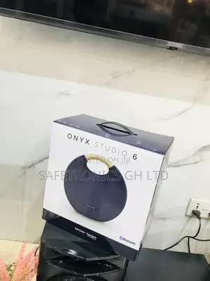 Black Electric Harman Kardon Onyx Studio 6 Bluetooth Speaker
