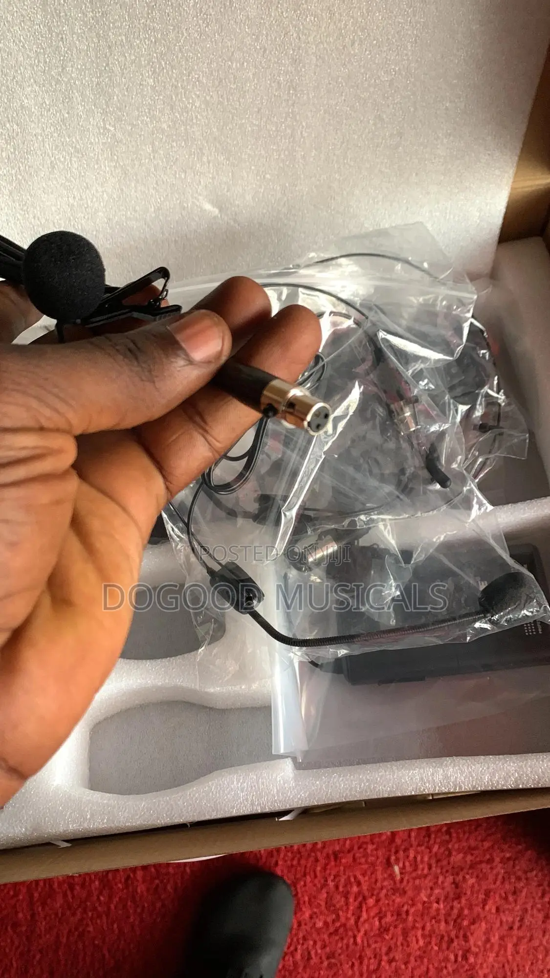 SHURE U-778 4in1 UHF LAPEL(Headset)Wireless Microphone
