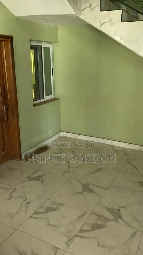 6bdrm House in Amasaman for sale