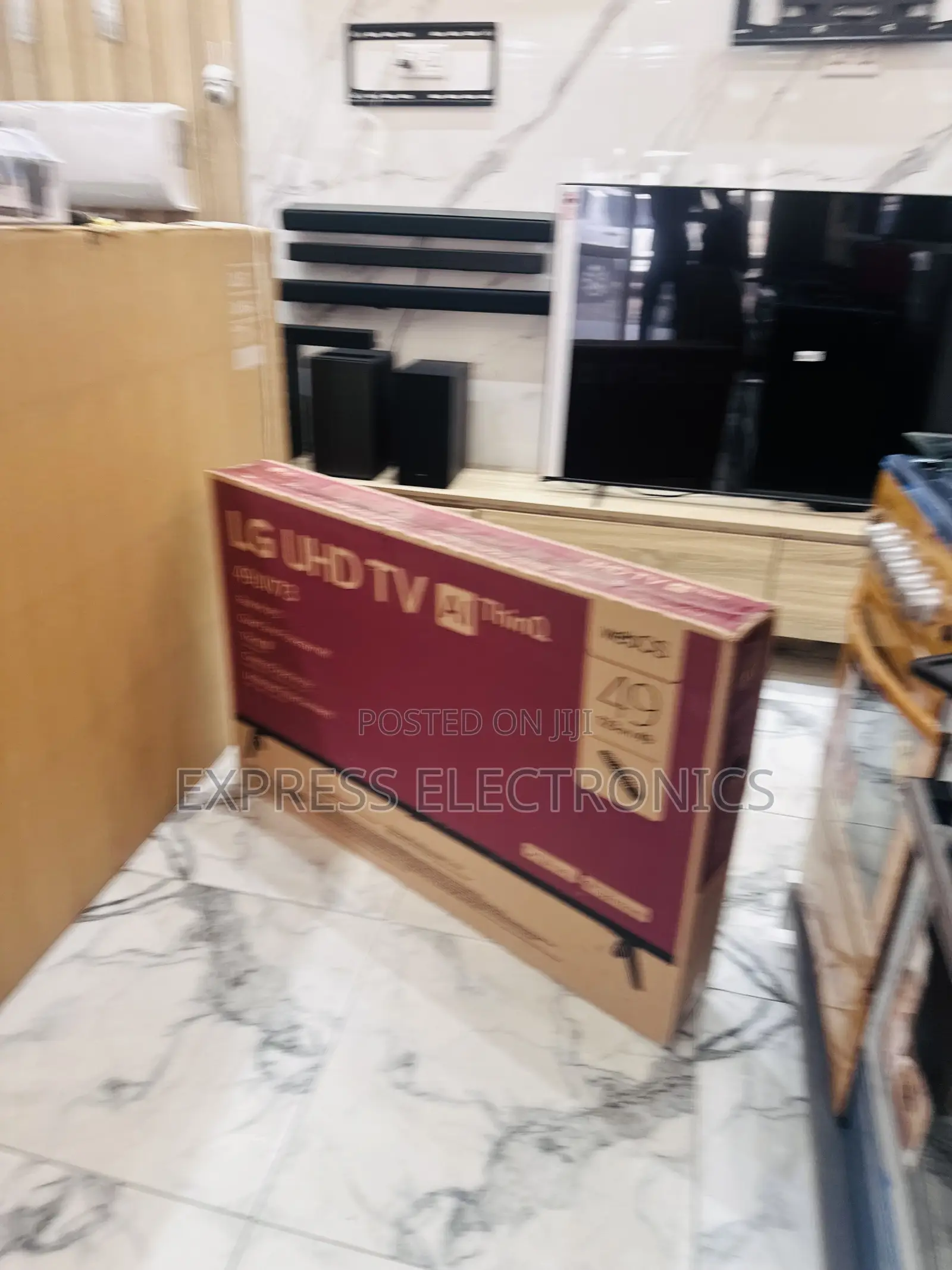 Mesmeric View Smart Glossy Lg 49”UN7340