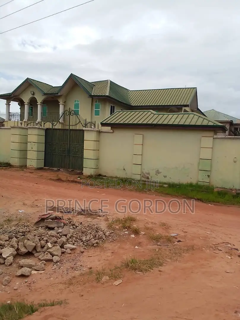 6bdrm House in Amasaman for sale