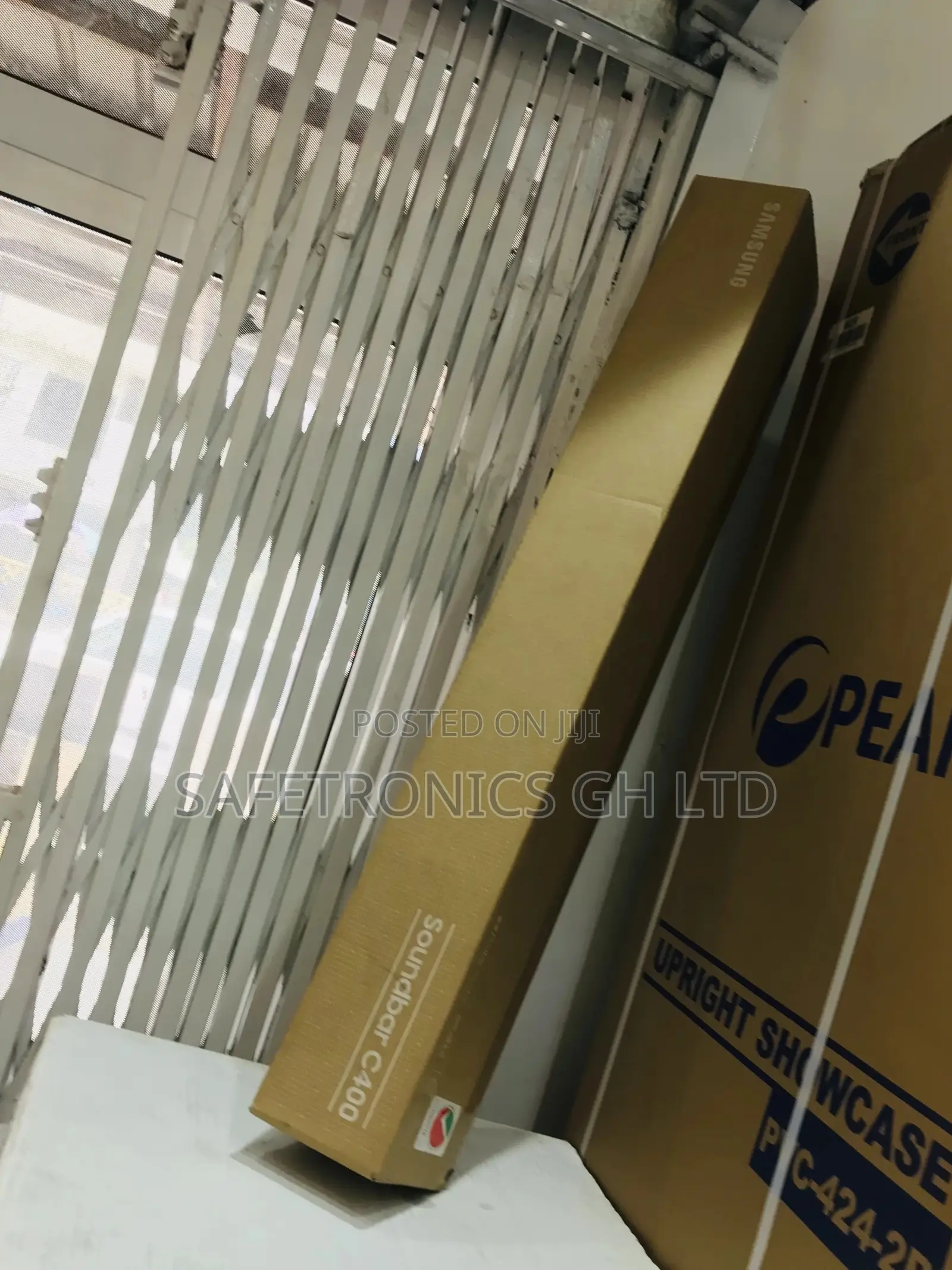 Samsung C400 Black Electric Wireless Bluetooth Soundbar
