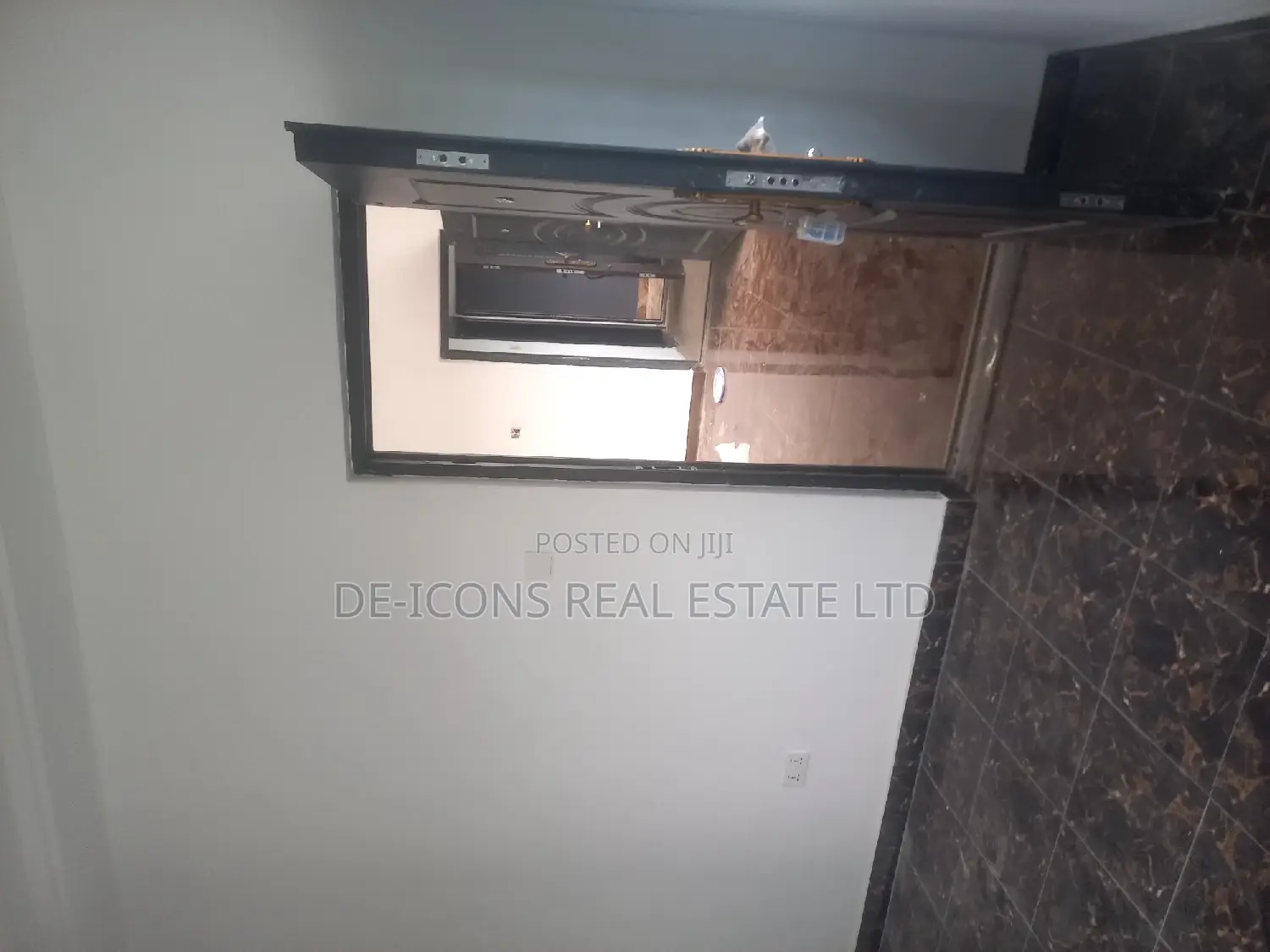 1bdrm Duplex in De-Icons Real Estate, Awutu Senya East Municipal