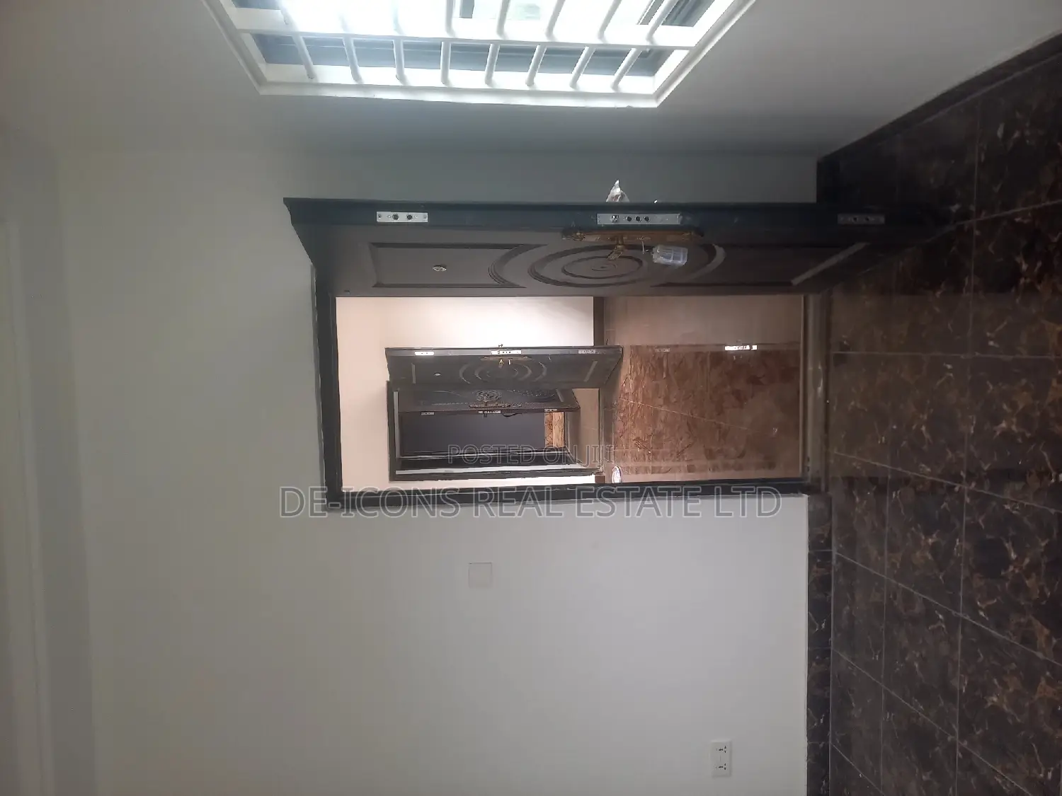 1bdrm Duplex in De-Icons Real Estate, Awutu Senya East Municipal