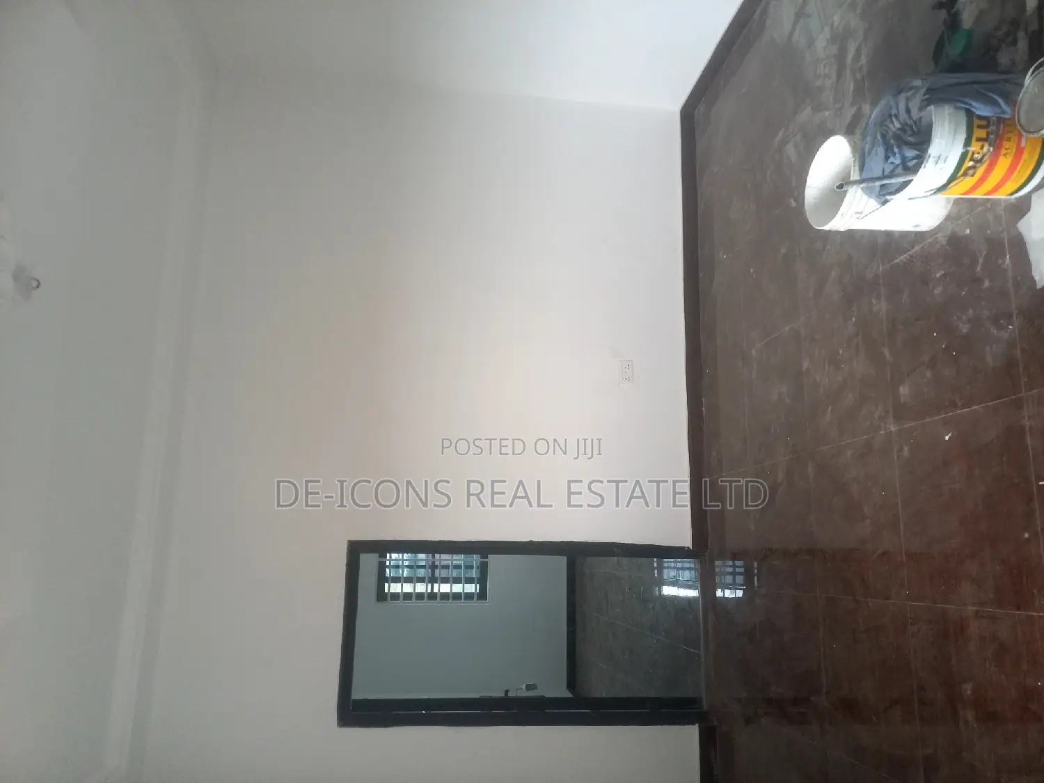 1bdrm Duplex in De-Icons Real Estate, Awutu Senya East Municipal