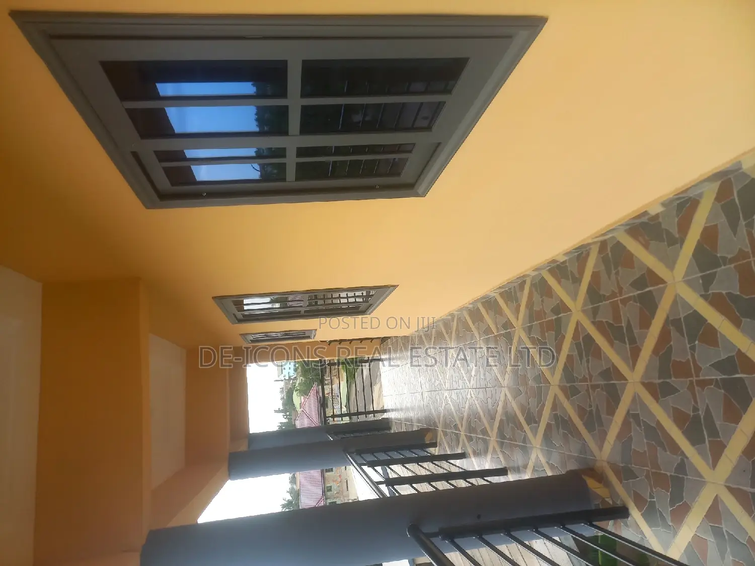 1bdrm Duplex in De-Icons Real Estate, Awutu Senya East Municipal