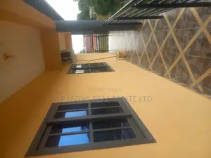 1bdrm Duplex in De-Icons Real Estate, Awutu Senya East Municipal