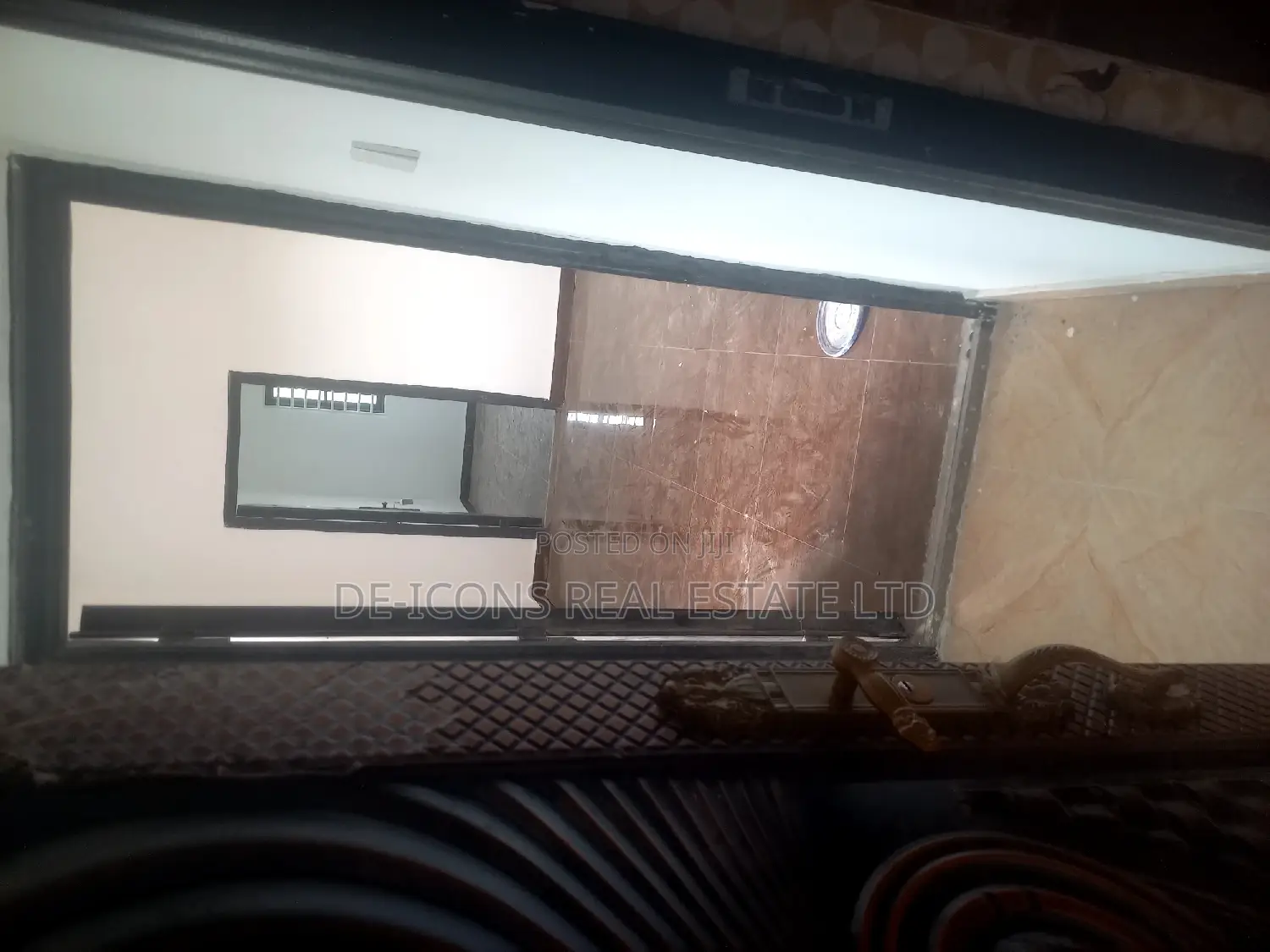 1bdrm Duplex in De-Icons Real Estate, Awutu Senya East Municipal
