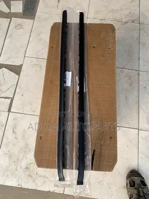 Land Cruiser Prado Windscreen Moulding